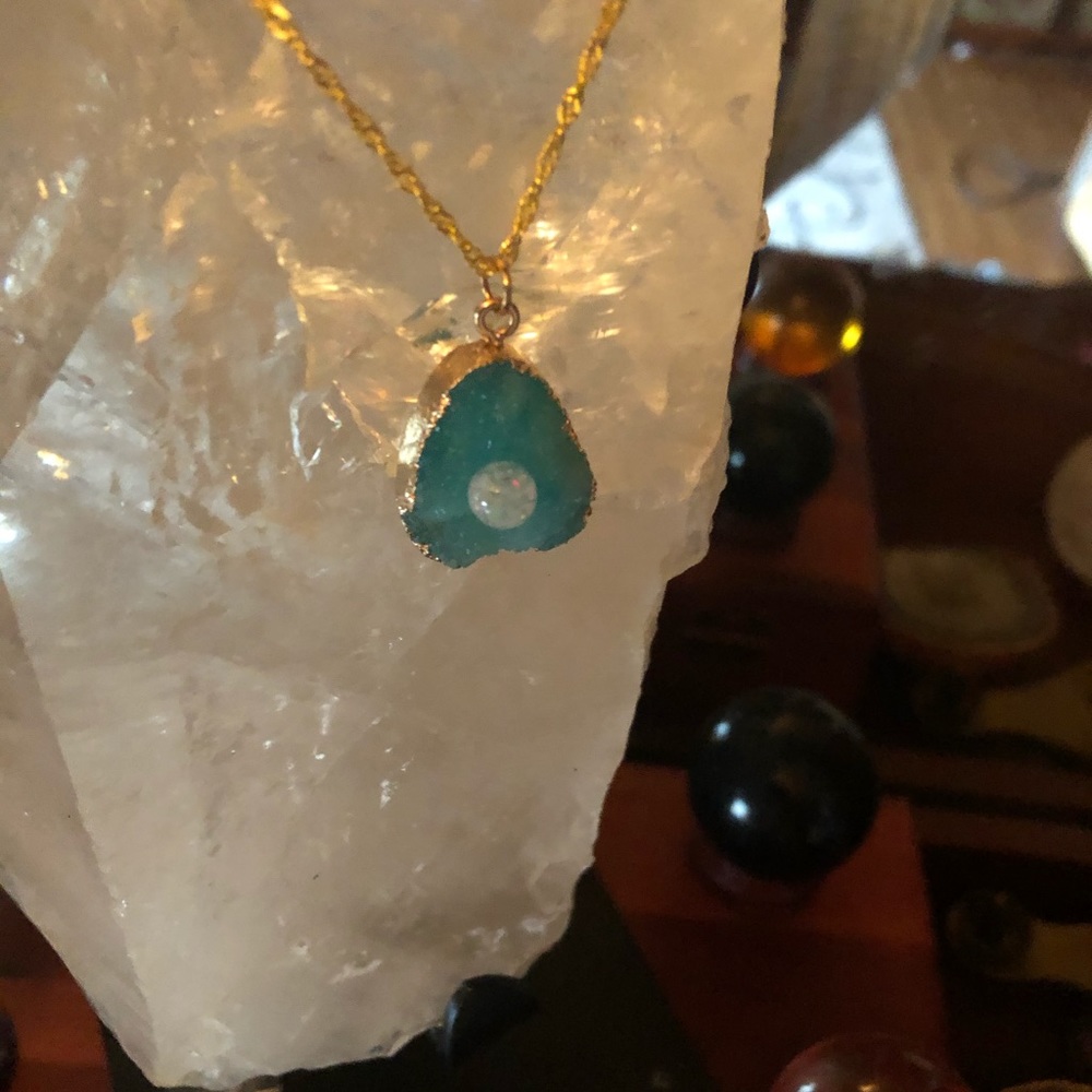 NWT BLUE DRUZY OPAL NECKLACE. JUST BEAUTIFUL!